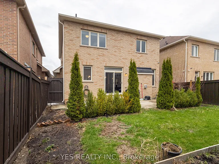 34 Newhouse Blvd — Photo 3