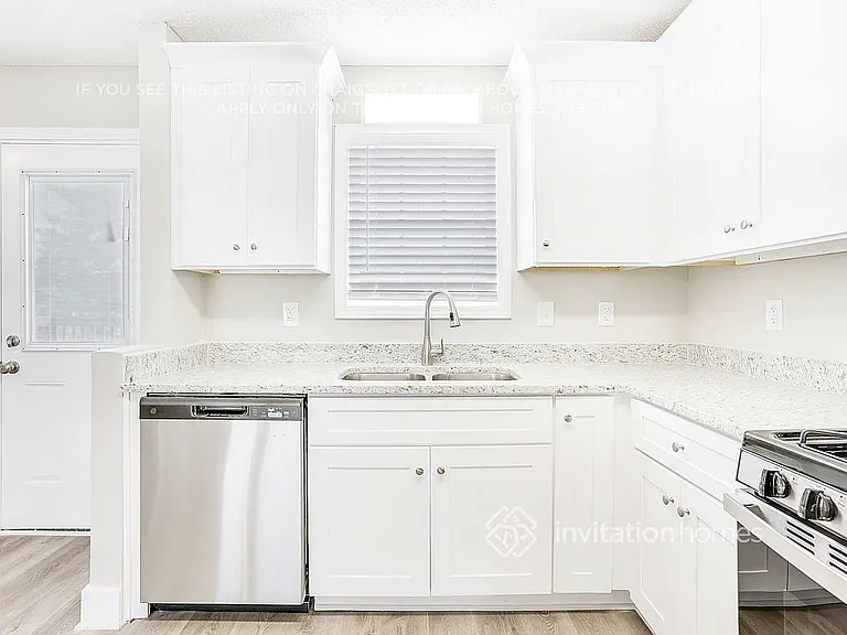 500 Weston Ct — Photo 10