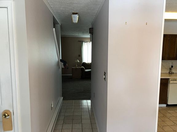 3rd image of 183 Munch Dr APT 1