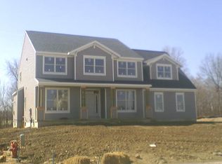 9 Avendale Pkwy, Ballston Lake, NY 12019