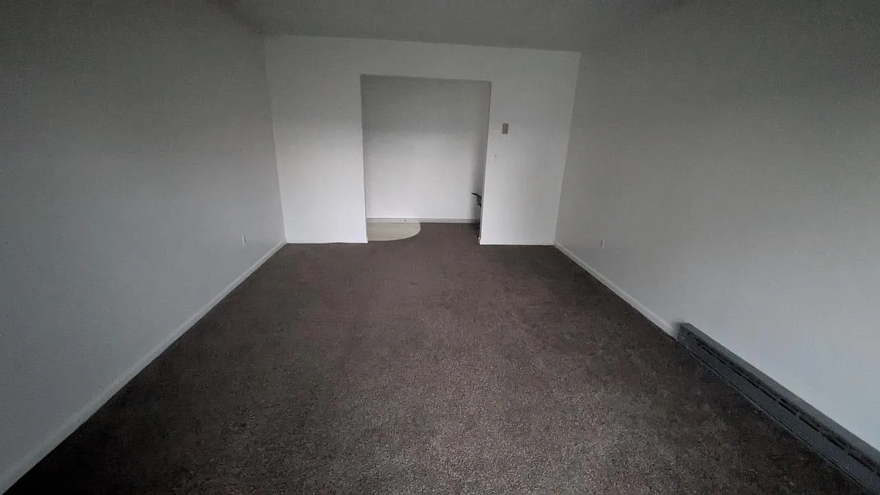 2 bed, 875 sqft, $1,050 — Photo 3