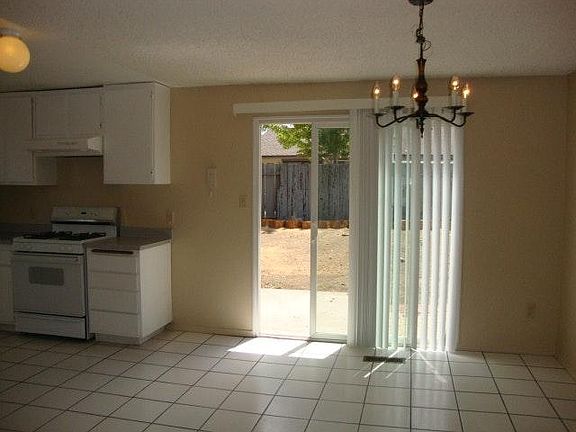 5th image of 755 Glen Valley Dr