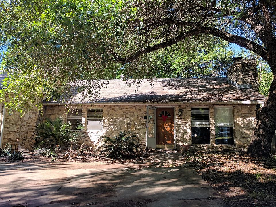 1st image of 2412 La Casa Dr #B