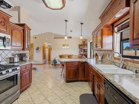 5th image of 114 Armijo Rd