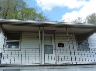 225 Elkton St, Waynesboro, VA 22980