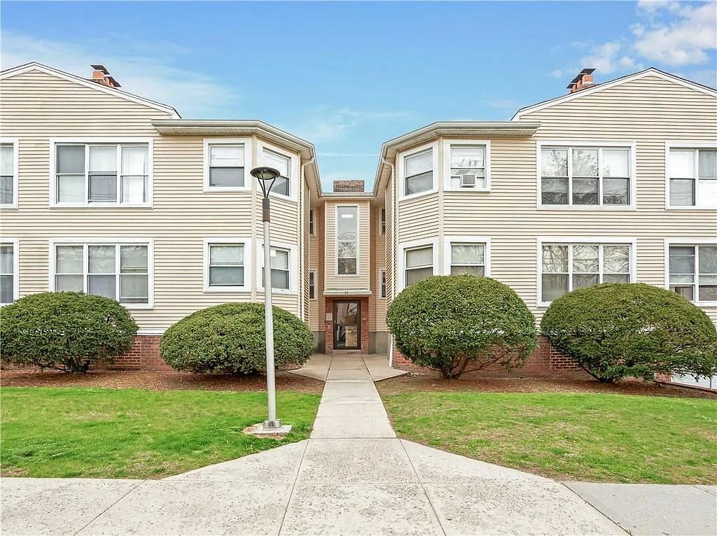 Studio, 530 sqft, $1,950 — Photo 1