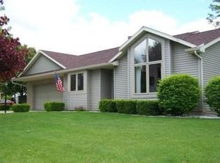 1635 Erin Hl, Stoughton, WI 53589