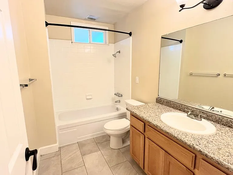 0750 - 50 Cameo Dr — Photo 11