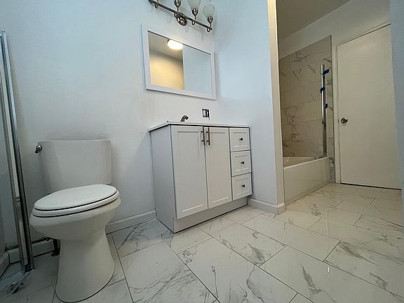 4th image of 1824 S 22nd St Floor 2