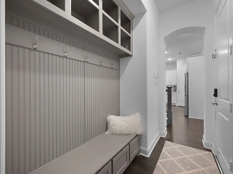 731 Drummond Dr — Photo 23