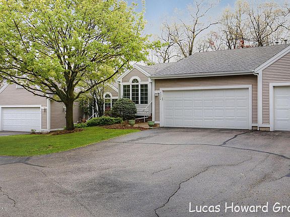2nd image of 4374 Valley Vale Dr NE #31