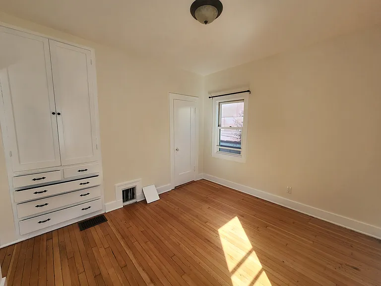 2215 Ocean Ave — Photo 10