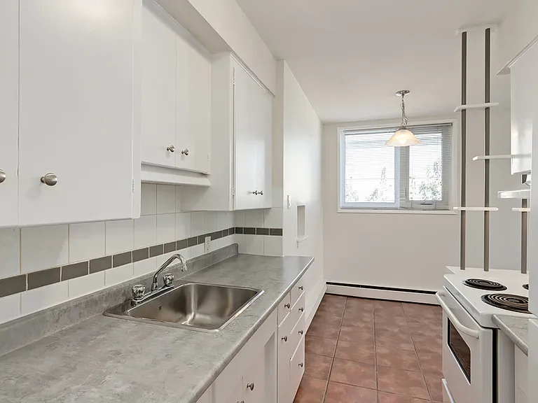 1433 21st Ave SW #6 — Photo 4