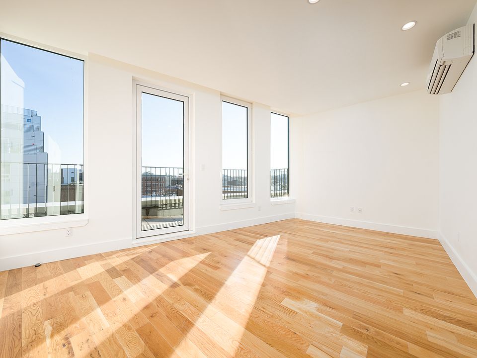 1st image of 33 Franklin St #528
