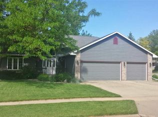 1301 S Larkspur Trl, Sioux Falls, SD 57106