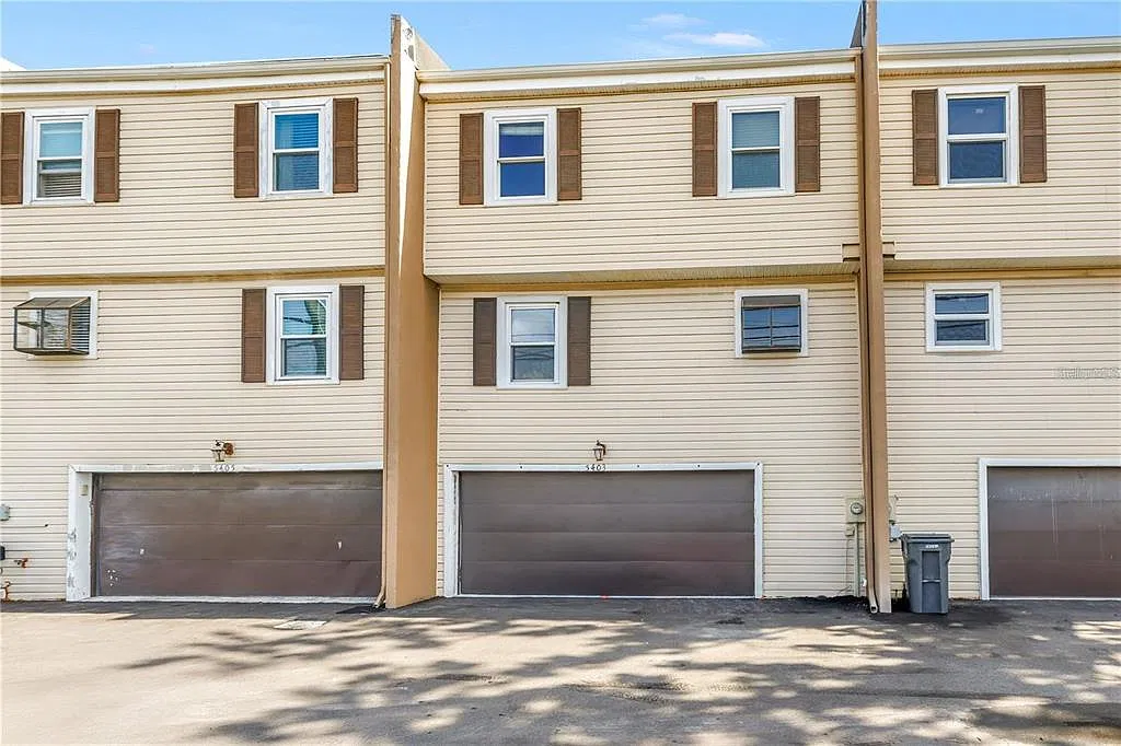2 bed, 2.0 bath, 1408 sqft, $2,595 — Photo 3