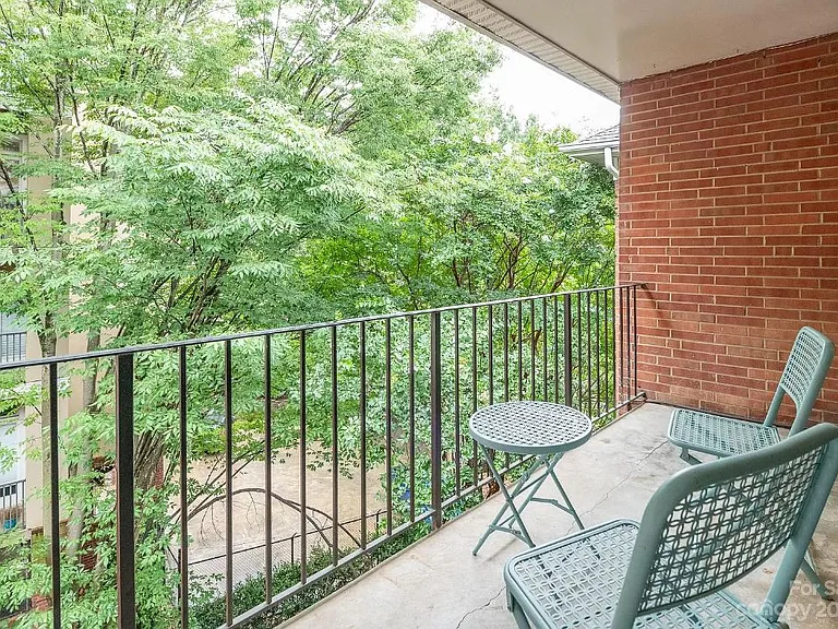 400 Queens Rd #C6 — Photo 13