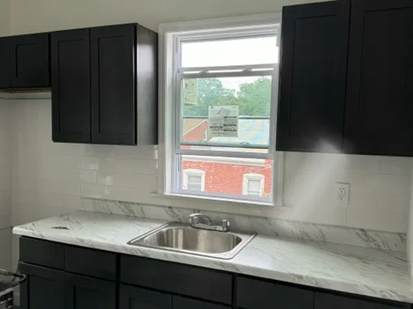 12 Rollins St #3W, Yonkers, NY 10705