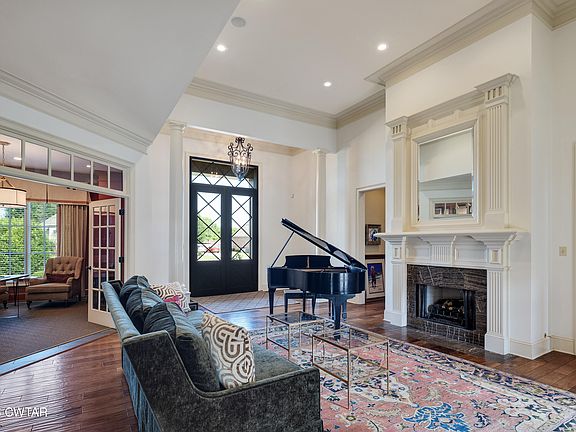 4th image of 27 Princeton Pl