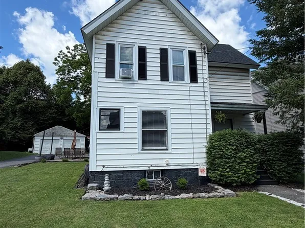 59 Cayuga St, Auburn, NY 13021