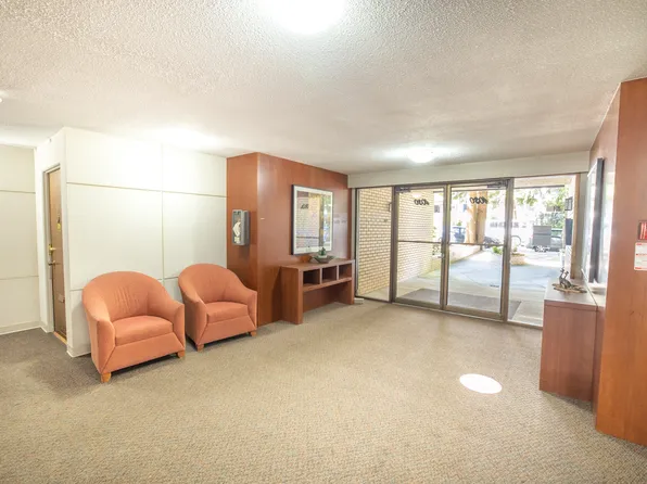 Mark Elle, 1030 W 14th Ave, Vancouver, BC V6H 1P3