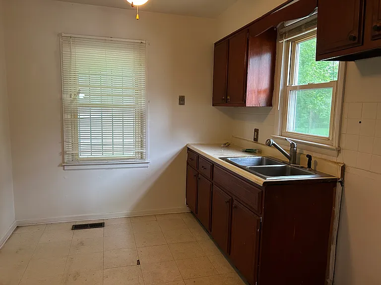 4030 Morris St — Photo 5