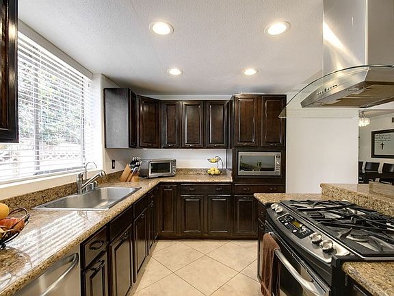 4th image of 11910 Groveland Ave