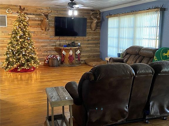 5th image of 4055 Cypress Dr