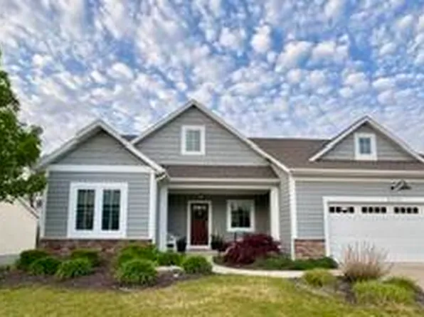 8374 Rose Ridge Dr NE, Rockford, MI 49341