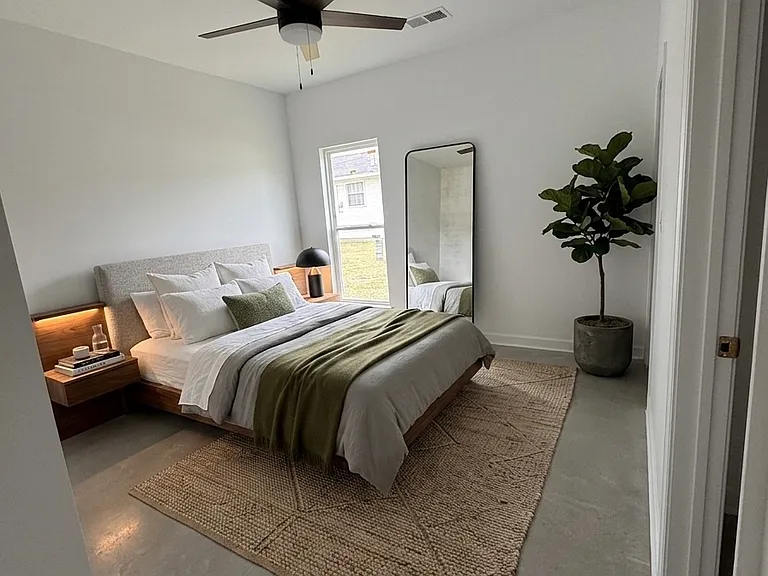 296 Whitaker Dr — Photo 4
