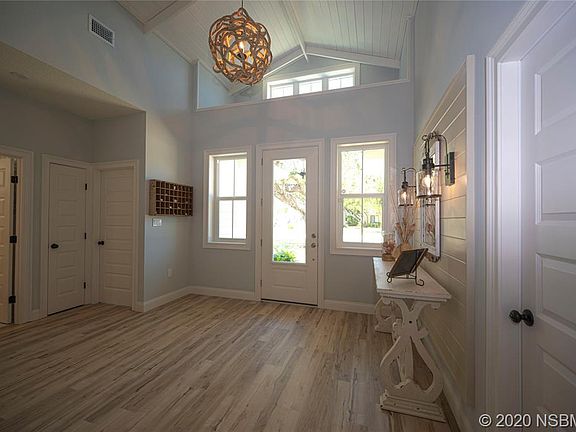 5th image of 805 E 25th Ave