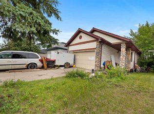 132 S Mount Apex Grn SE, Calgary, AB T2Z2V5