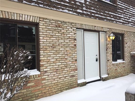 2nd image of 1651 Mentor Ave APT 1805