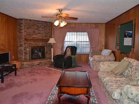 4th image of 8535 Hiawatha Dr