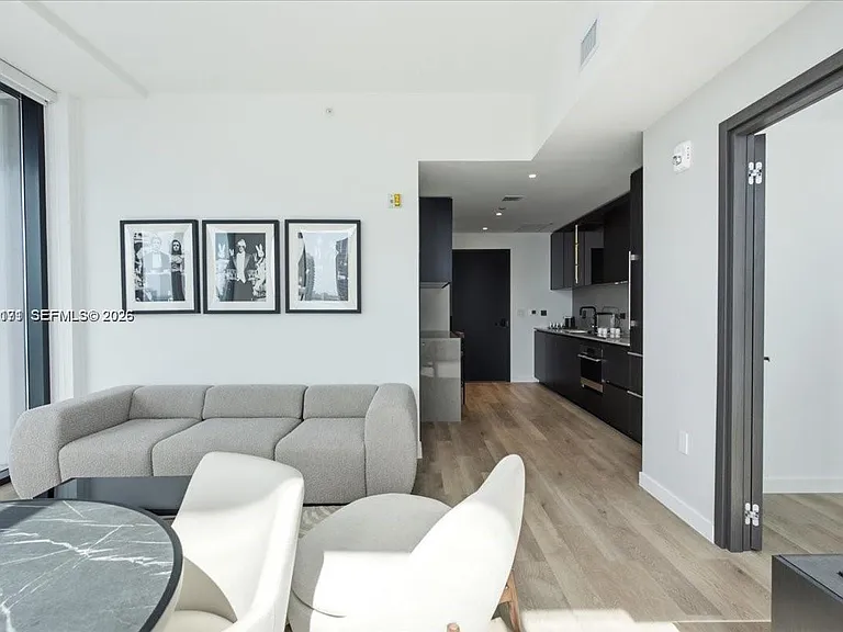 20 NE 11th St #4904-A — Photo 12
