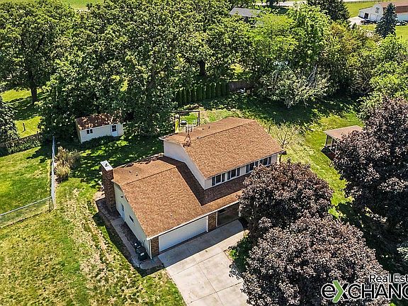 2nd image of 405 Oak Dr