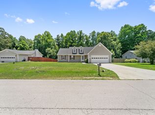 143 Wheaton Dr, Richlands, NC 28574