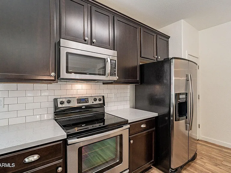 1061 S Hawk Ln — Photo 12