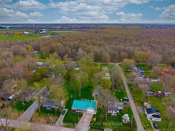 3rd image of 633 Wyldewood Rd