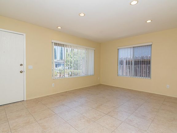 5th image of 10939 Avenida Del Gato