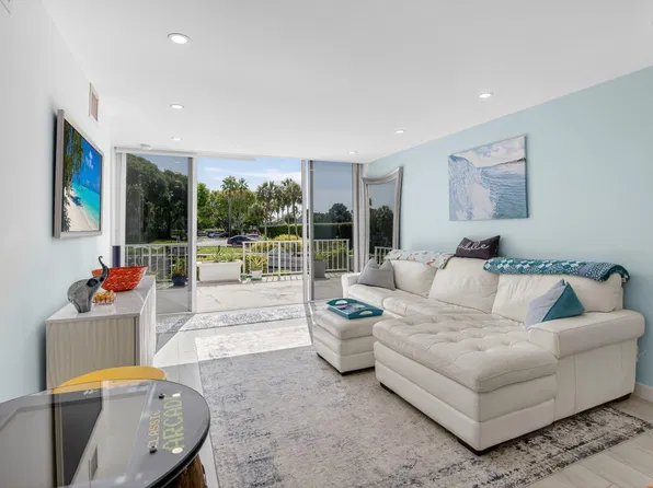 769 Jeffery Street #2-104, Boca Raton, FL 33487