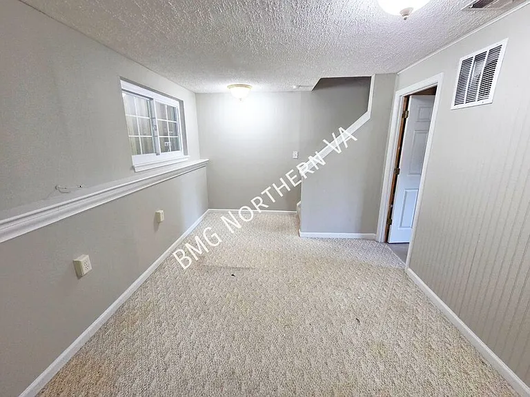 301 Bridle Crest Sq NE — Photo 17