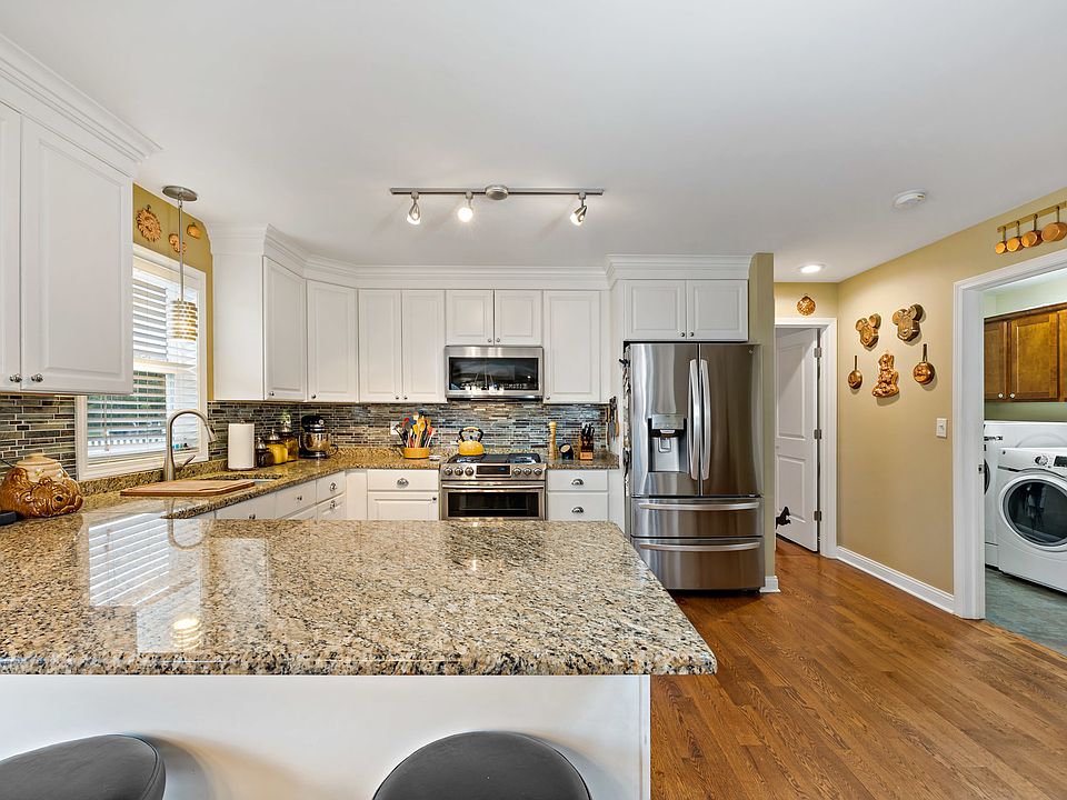 824 Coyote Trl, Manteno, IL 60950 Zillow