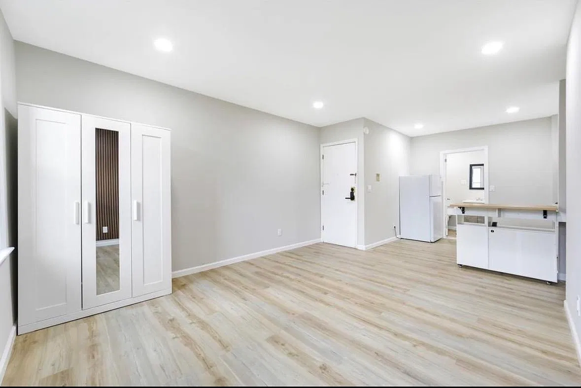 40 Beacon Ave — Photo 4