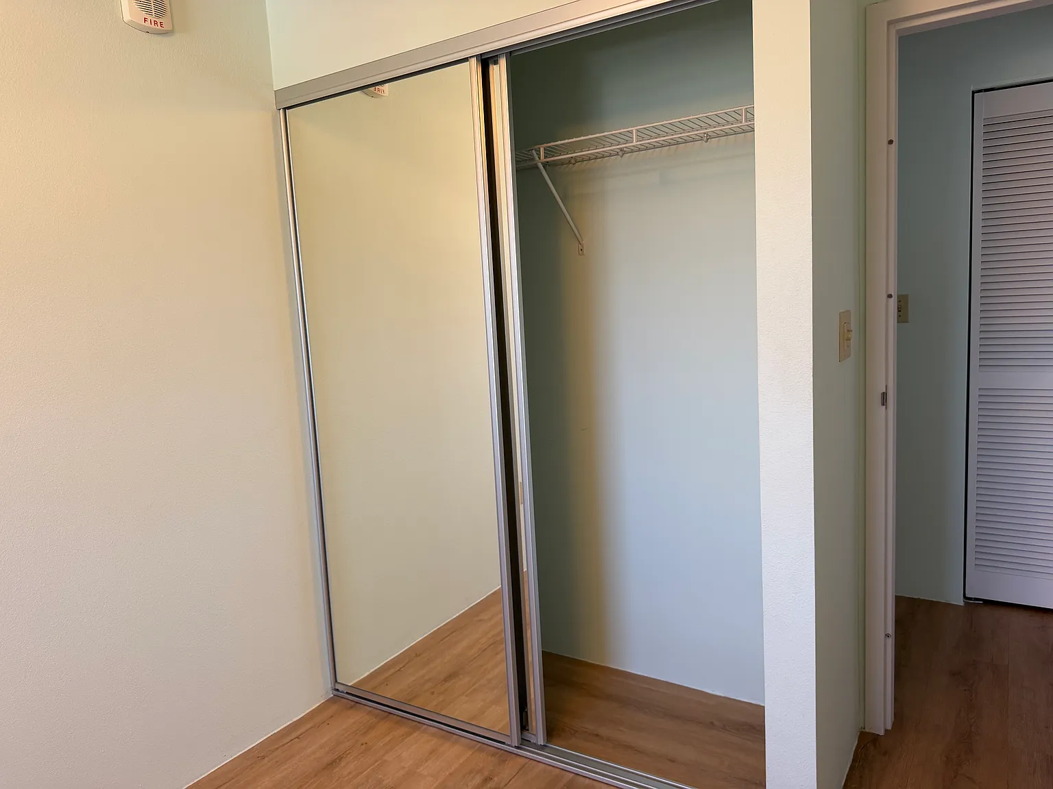 2 bed, 752 sqft, $3,200 — Photo 3
