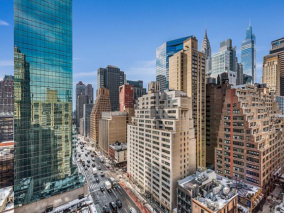 3rd image of 301 E 45th St APT 19D