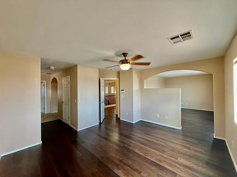 6068 Laughing Creek St — Photo 9