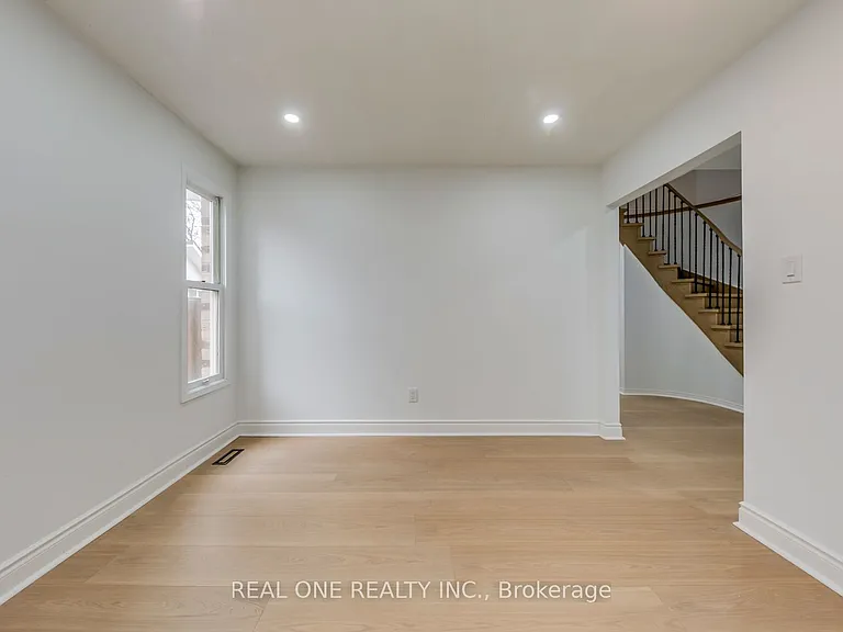 655 Paragon Pl E — Photo 6
