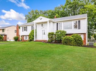 10 Jill Ter, Fairfield, NJ 07004