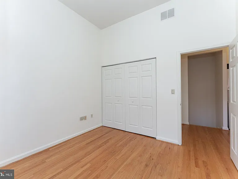 2020 Walnut St #2032 — Photo 19